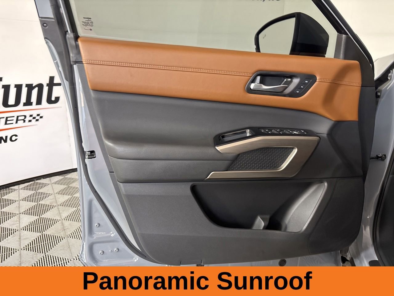 Used 2025 Nissan Pathfinder Platinum AWD/4WD image 9