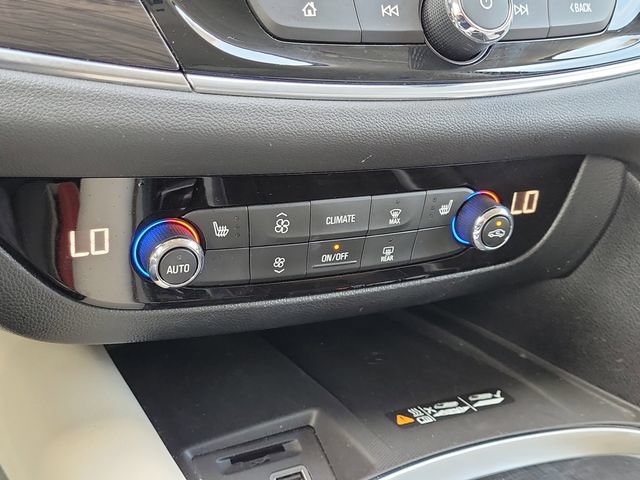 Used 2022 Buick Enclave Essence w/ Experience Buick Package FWD image 25