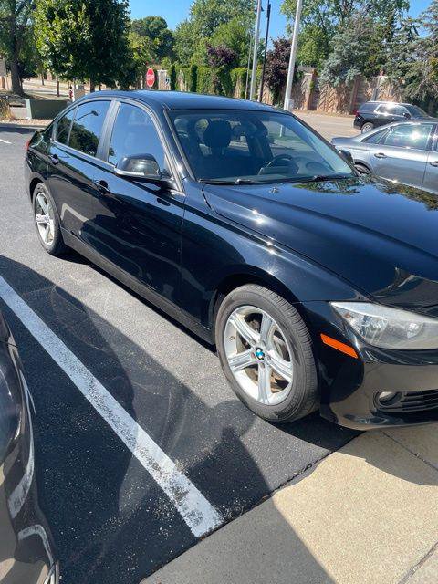 Used 2013 BMW 328i xDrive Sedan AWD/4WD image 2