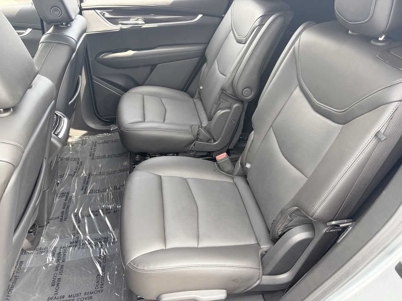Certified 2023 Cadillac XT6 Sport w/ Technology Package AWD/4WD image 17