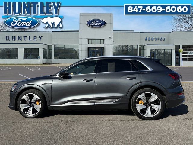 Used 2019 Audi e-tron Prestige w/ Prestige Package image 7