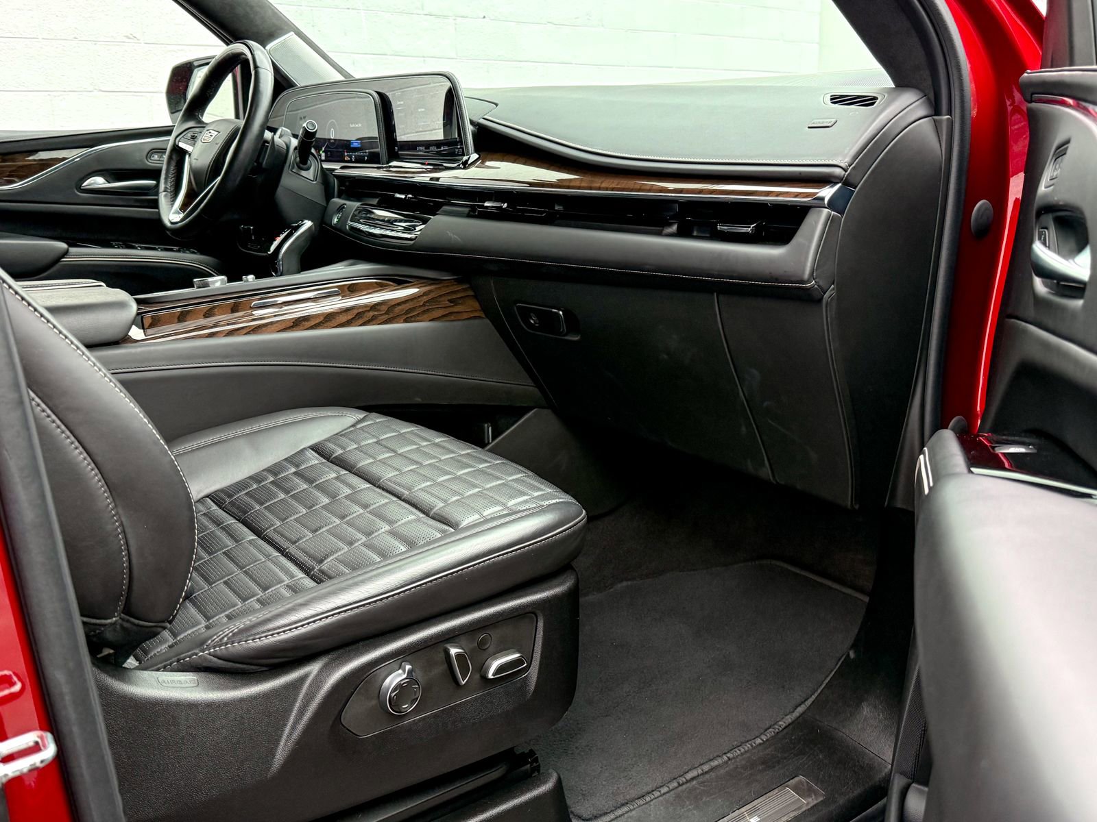 Used 2023 Cadillac Escalade Sport Platinum image 13