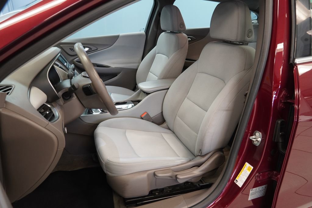 Used 2016 Chevrolet Malibu LS image 3