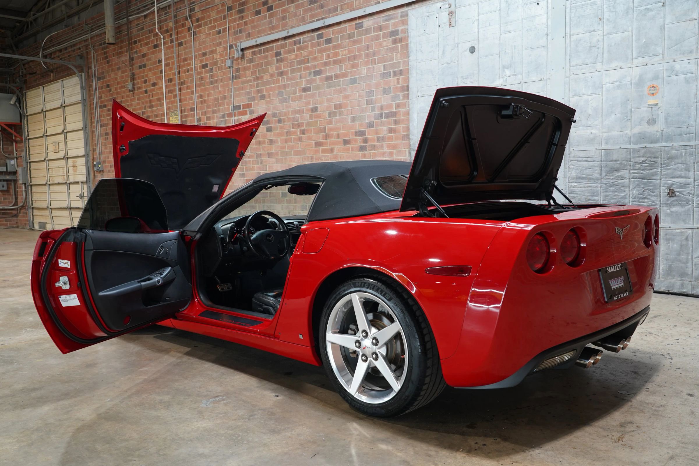 Used 2006 Chevrolet Corvette Convertible w/ Preferred Equipment Group RWD image 28