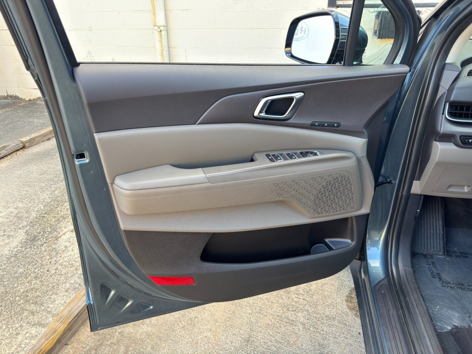 Used 2025 Kia Carnival SX FWD image 52