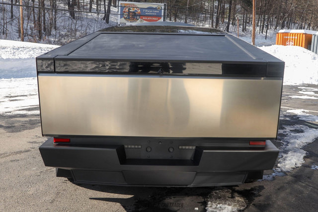 Used 2024 Tesla Cybertruck AWD Crew Cab image 7