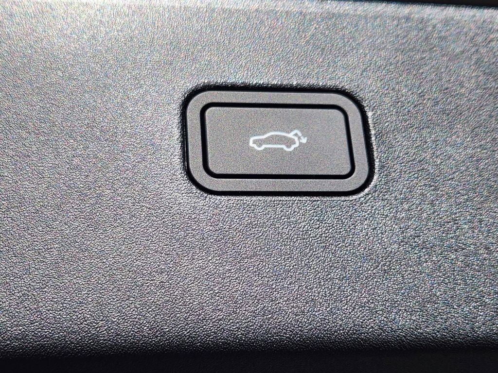 New 2026 Volvo EX30 Cross Country Ultra image 24