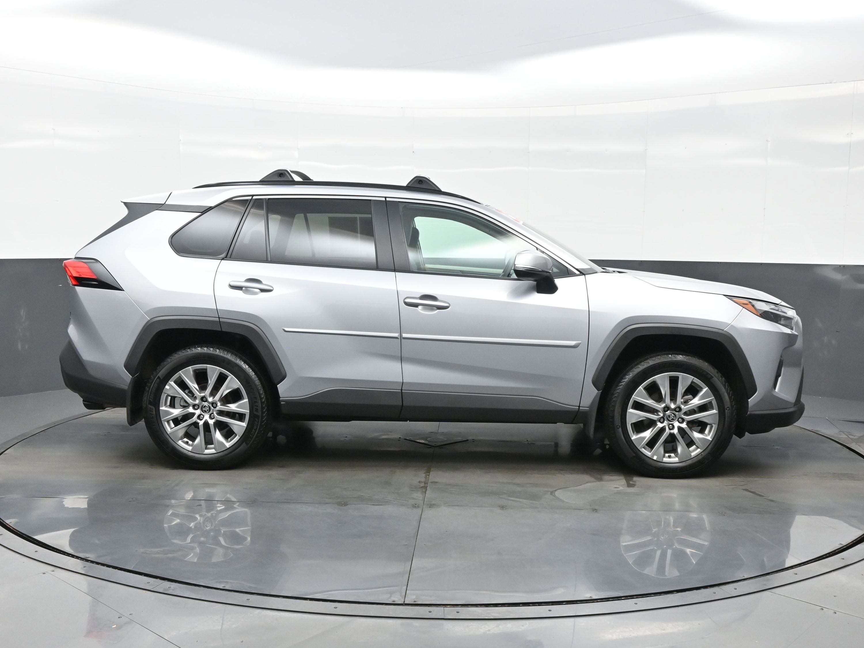 Used 2025 Toyota RAV4 XLE Premium w/ Weather Package AWD/4WD image 7