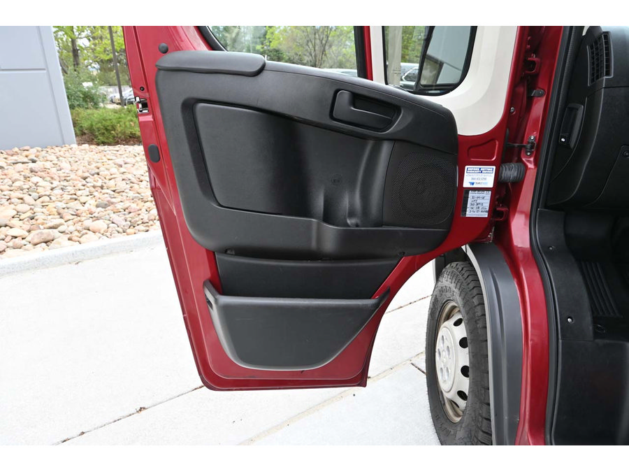 Used 2016 RAM ProMaster 2500 w/ Premium Appearance Group FWD image 25