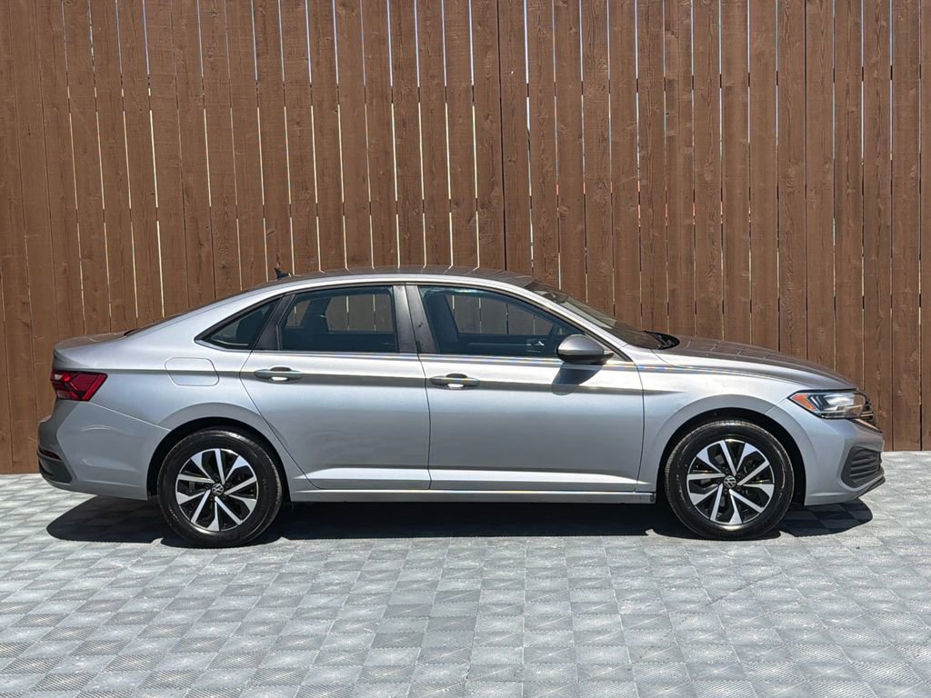 Used 2024 Volkswagen Jetta S image 10
