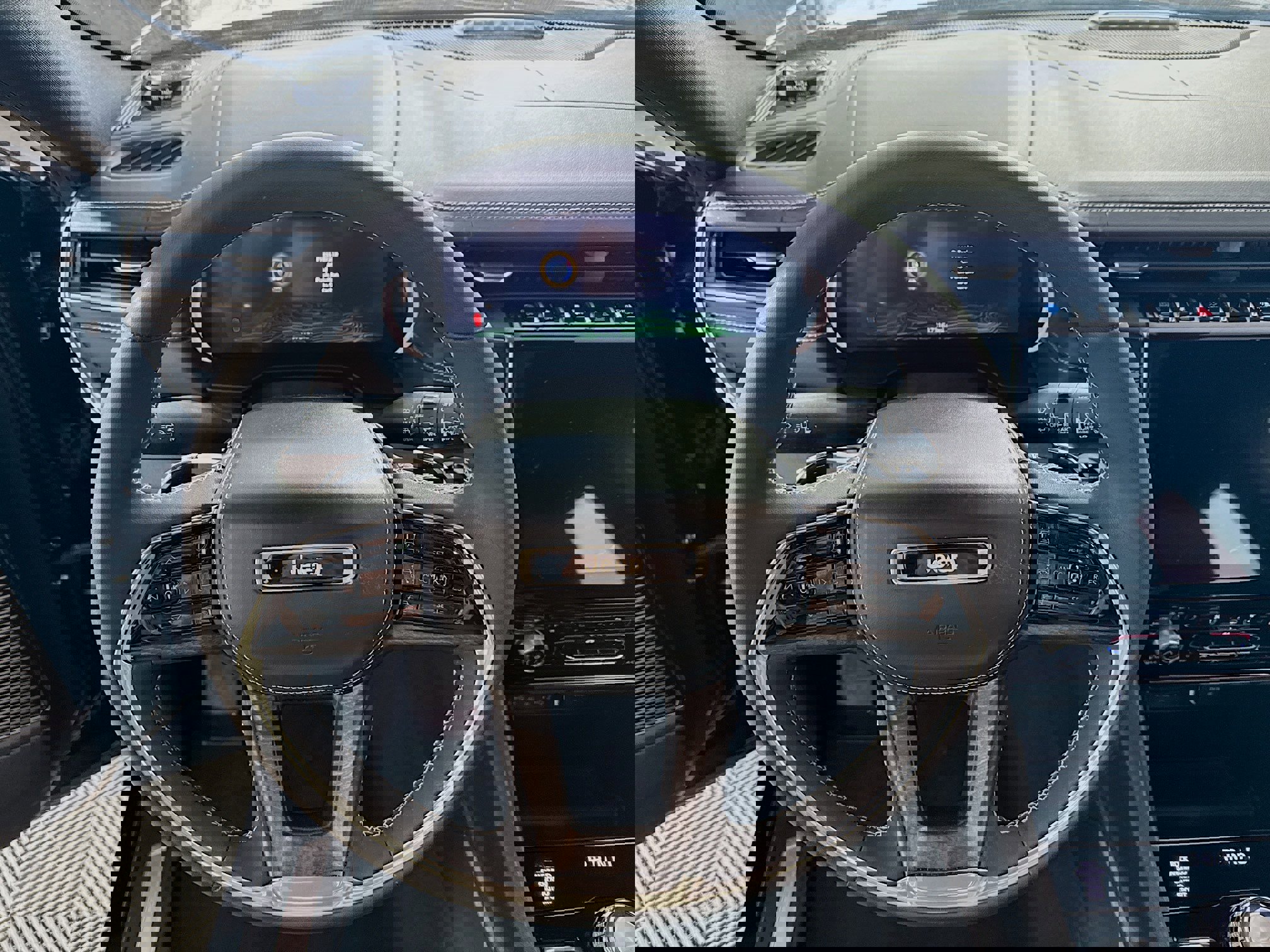 Used 2023 Jeep Grand Cherokee Overland image 17