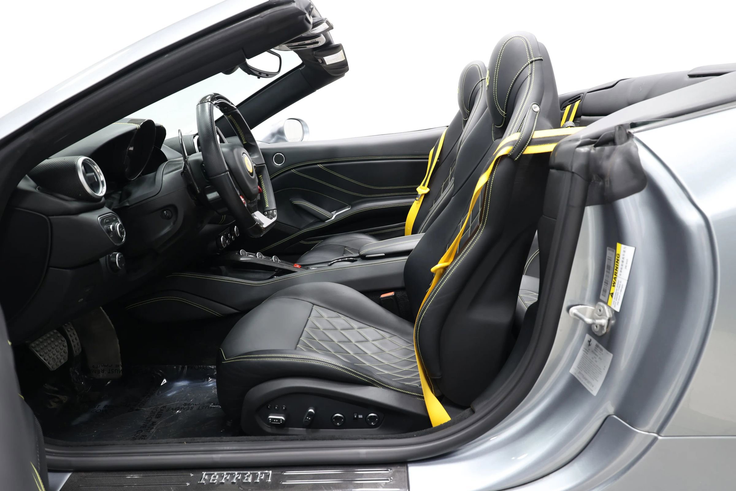 Used 2015 Ferrari California T image 13