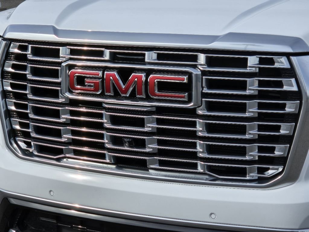 Used 2025 GMC Yukon Denali AWD/4WD image 38