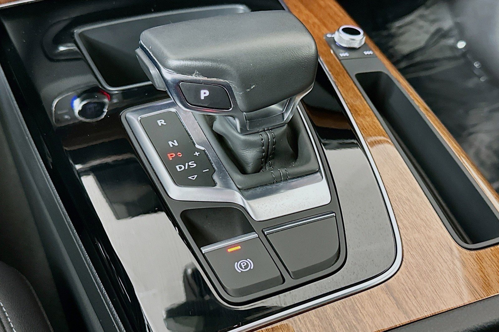 Used 2023 Audi Q5 2.0T Premium w/ Convenience Package image 7