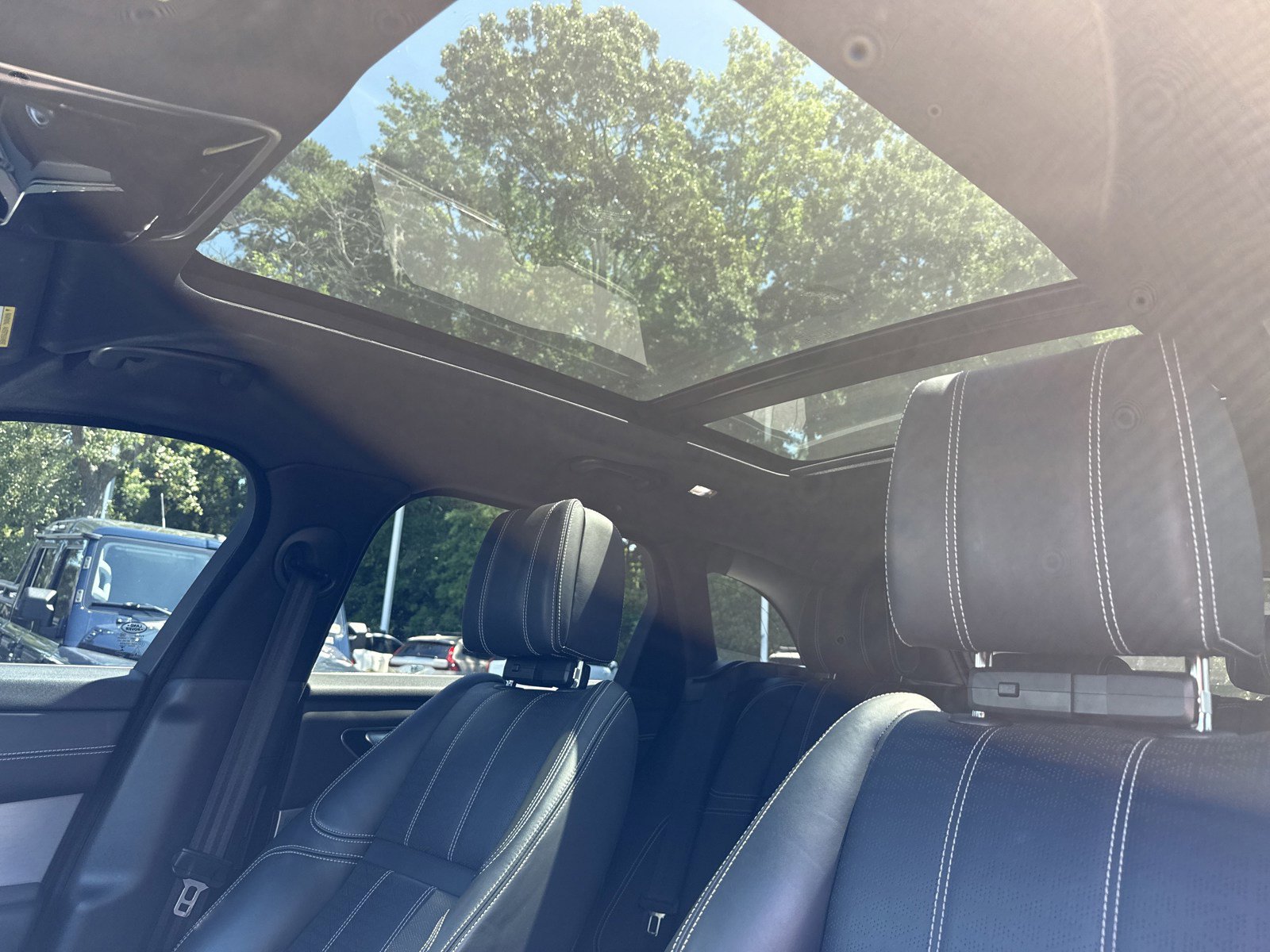 Used 2019 Land Rover Range Rover Velar R-Dynamic HSE AWD/4WD image 18