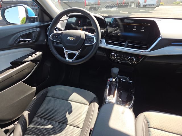 New 2026 Chevrolet Trax LT w/ Driver Confidence Package FWD image 28
