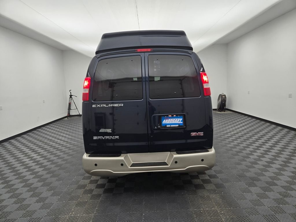 Used 2023 GMC Savana 2500 image 4