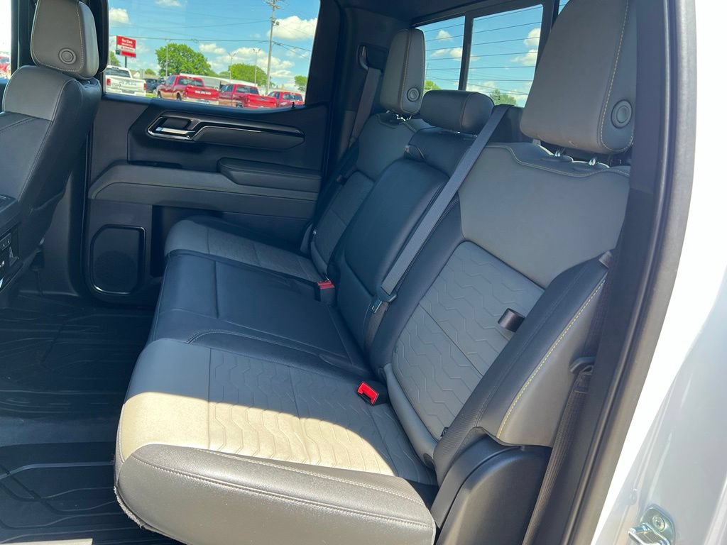 Used 2023 Chevrolet Silverado 1500 ZR2 w/ Technology Package AWD/4WD image 28