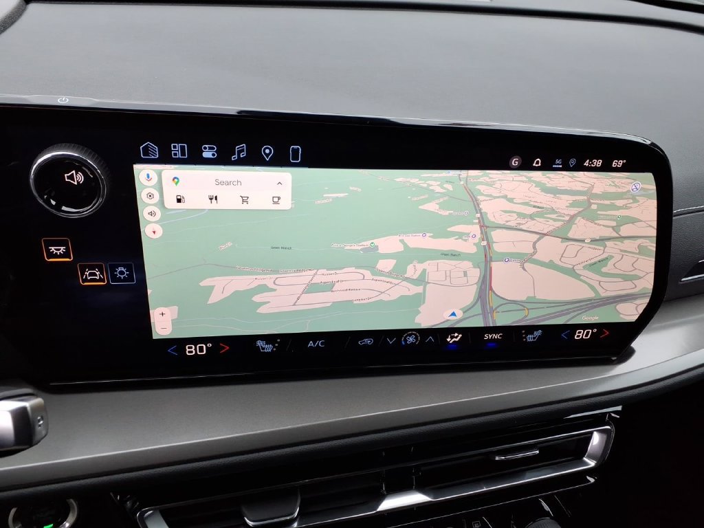 New 2027 Chevrolet Traverse LT FWD image 25
