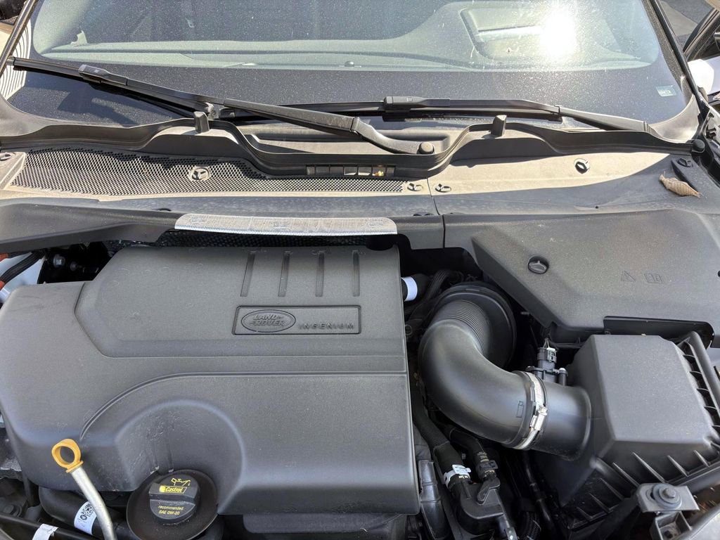 Certified 2024 Land Rover Range Rover Evoque Dynamic SE image 24