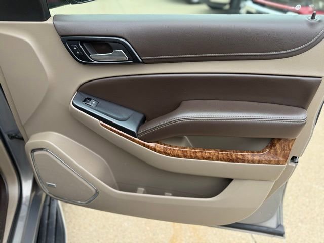 Used 2017 Chevrolet Suburban Premier AWD/4WD image 14