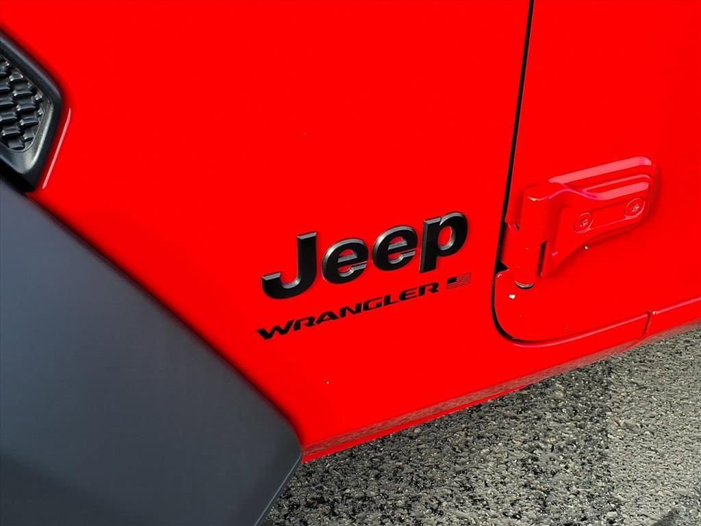 Used 2024 Jeep Wrangler Sport S image 11