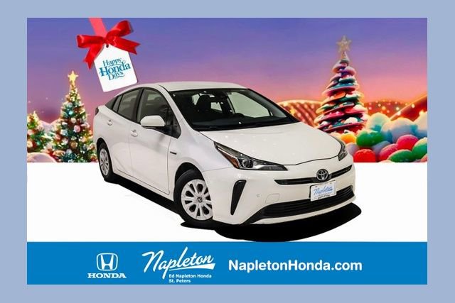Used 2021 Toyota Prius LE image 1