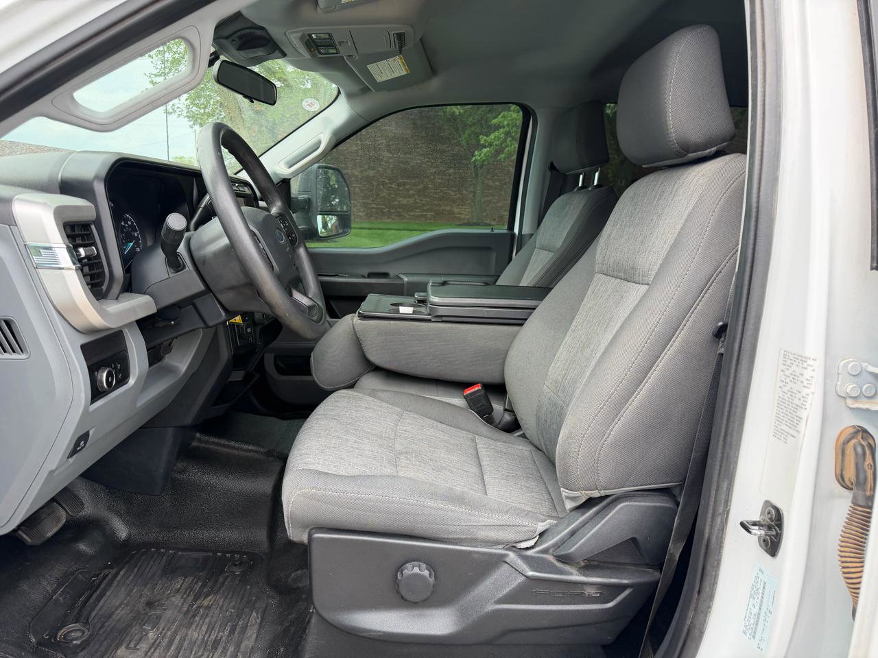 Used 2024 Ford F550 4x4 Crew Cab Super Duty image 5