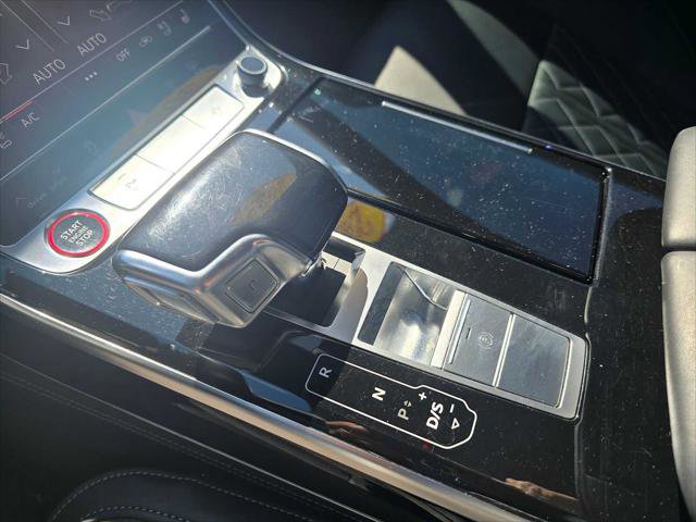 Used 2022 Audi S8 image 32