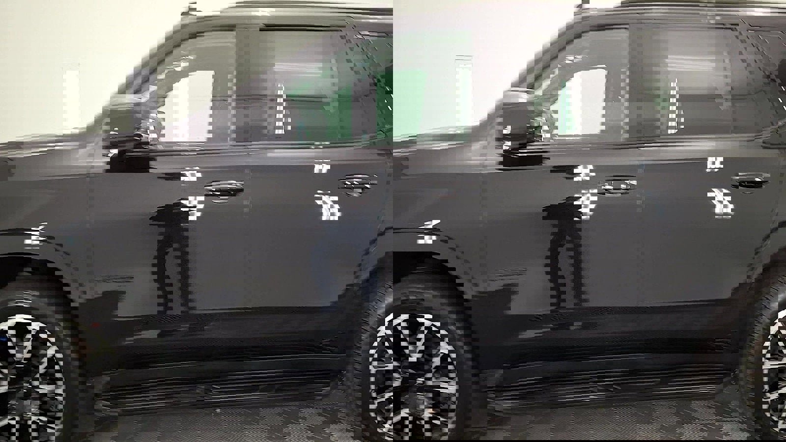 Used 2022 Chevrolet Tahoe RST w/ Luxury Package image 9