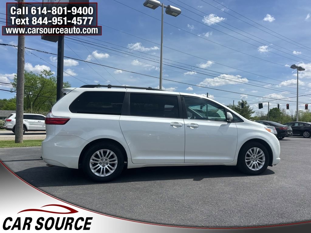 Used 2015 Toyota Sienna XLE w/ XLE Navigation Package image 5