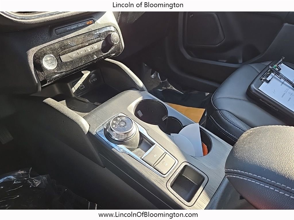 Used 2025 Ford Escape Platinum w/ Premium Technology Package image 34