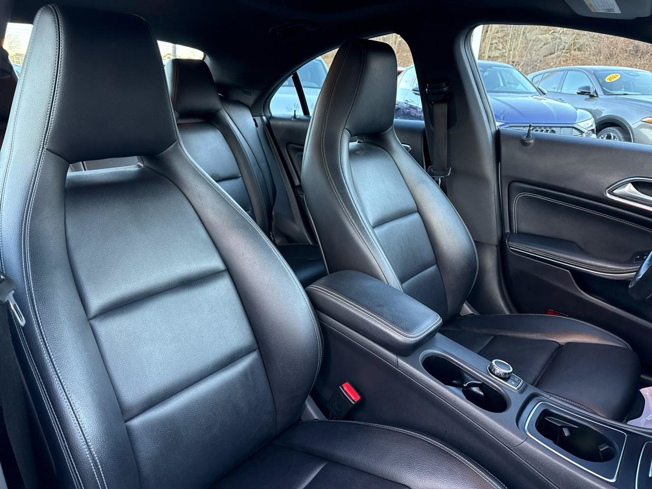 Used 2019 Mercedes-Benz CLA 250 4MATIC image 32