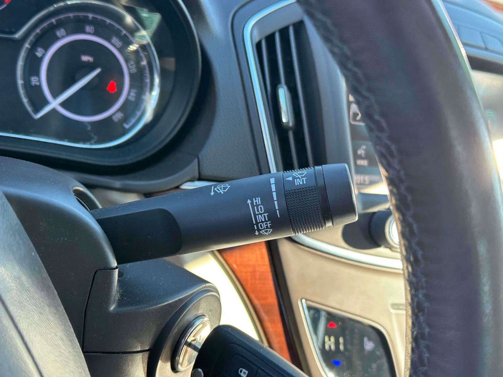 Used 2014 Buick Regal image 25