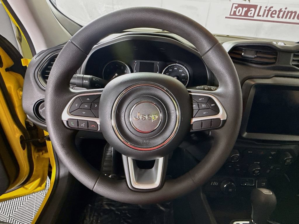 Used 2023 Jeep Renegade Latitude AWD/4WD image 20