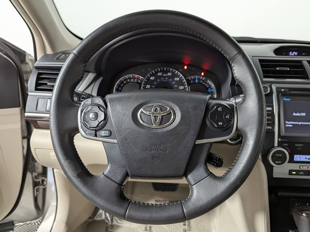 Used 2014 Toyota Camry XLE image 28
