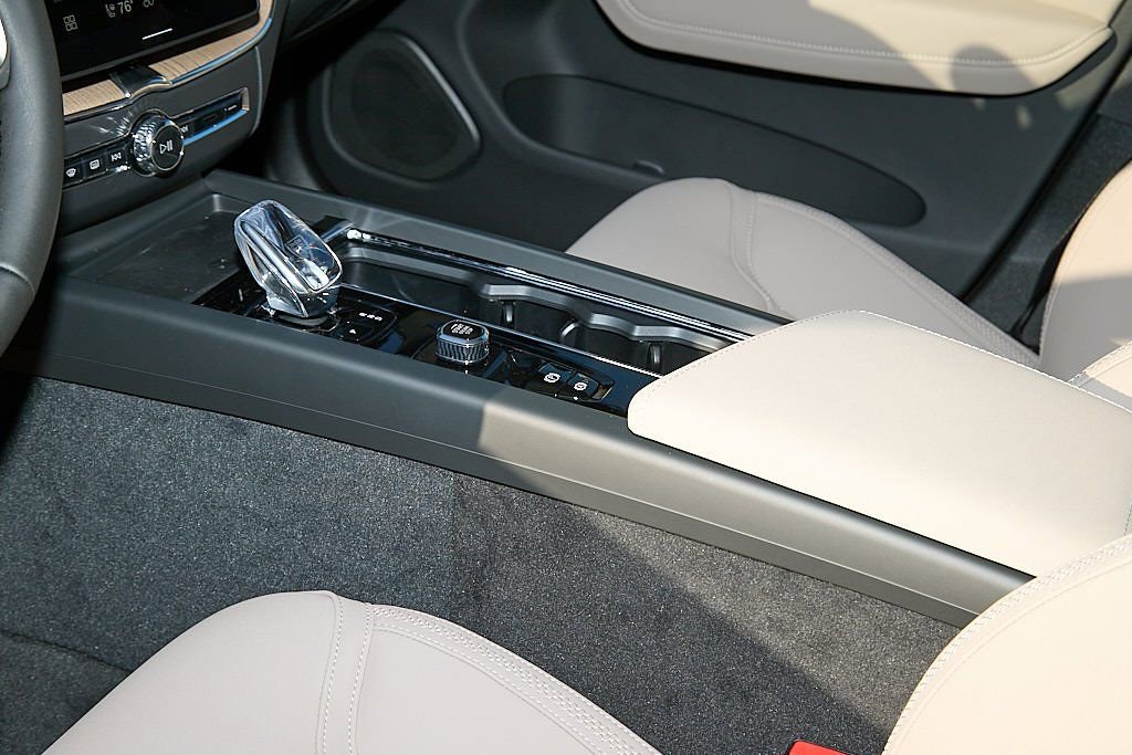 New 2026 Volvo XC60 B5 Plus w/ Climate Package image 15