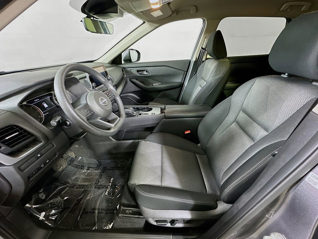 Used 2024 Nissan Rogue SV image 15
