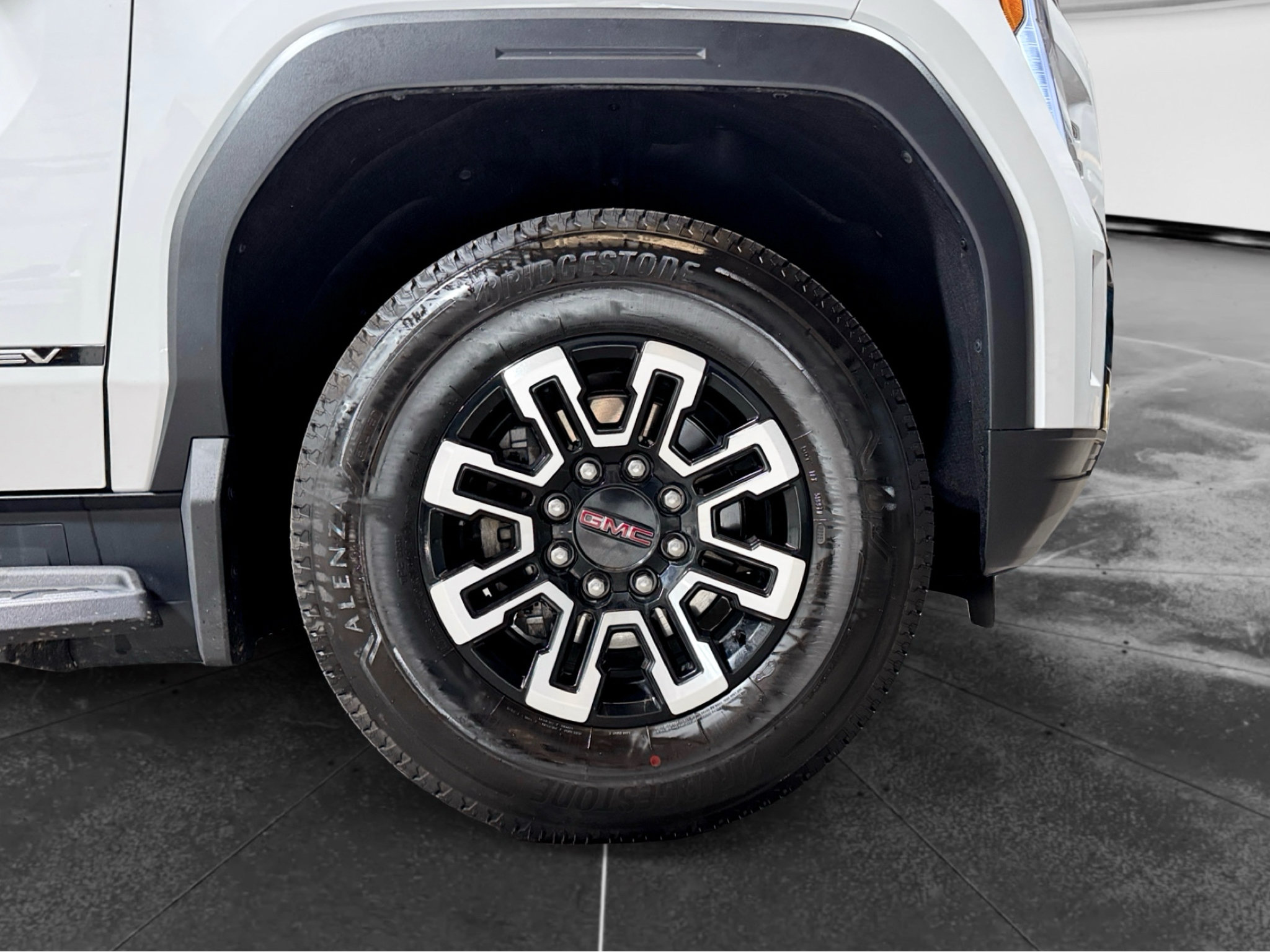 Used 2026 GMC Sierra EV Elevation AWD/4WD image 36
