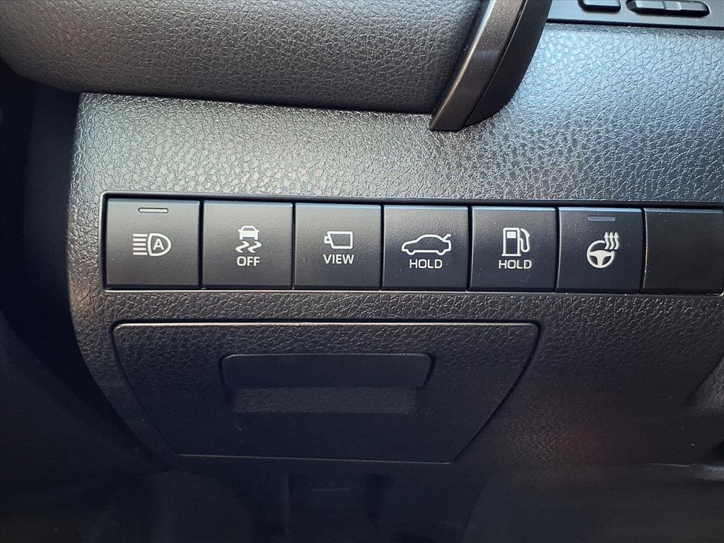 Used 2022 Toyota Camry XLE image 22