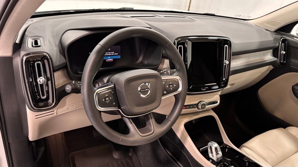 Certified 2023 Volvo XC40 B5 Plus w/ Driver Assist Package image 10