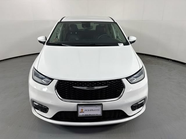 Used 2023 Chrysler Pacifica Touring-L FWD image 25
