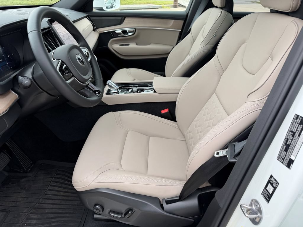 New 2026 Volvo XC90 B6 Plus w/ Protection Package Premier AWD/4WD image 17