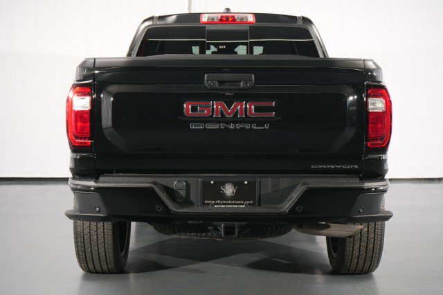 Used 2024 GMC Canyon Denali AWD/4WD image 13
