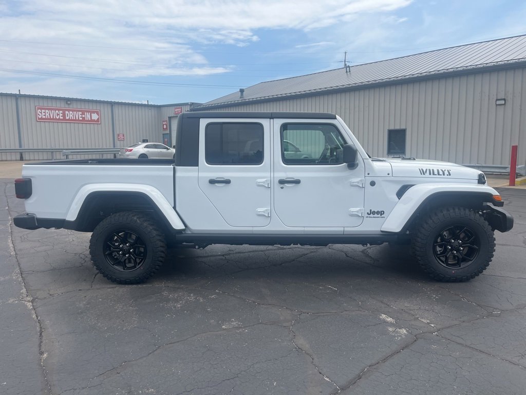 New 2025 Jeep Gladiator Willys image 8