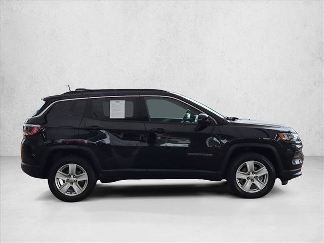 Used 2022 Jeep Compass Latitude w/ Convenience Group AWD/4WD image 4