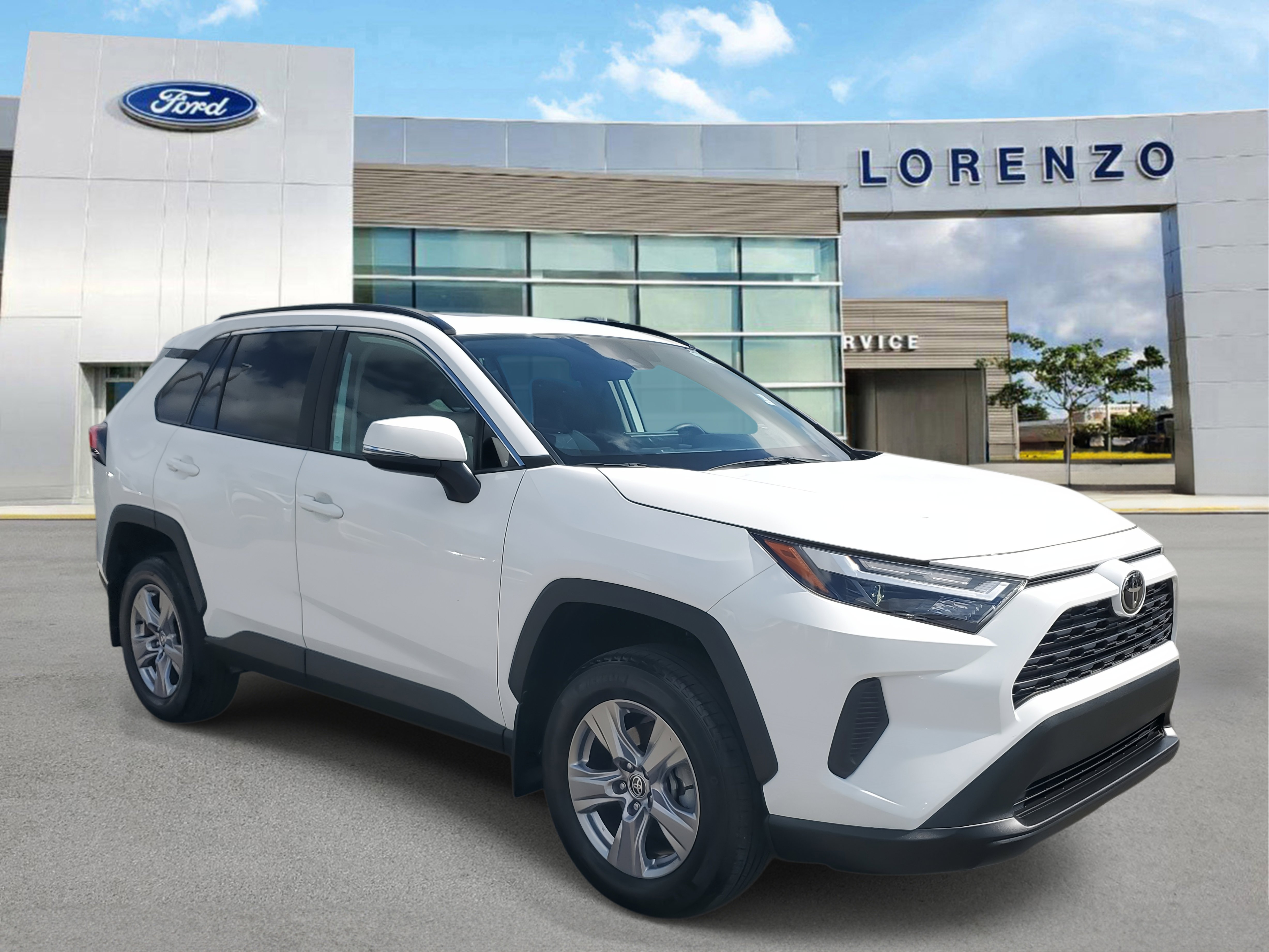 Used 2024 Toyota RAV4 XLE image 3