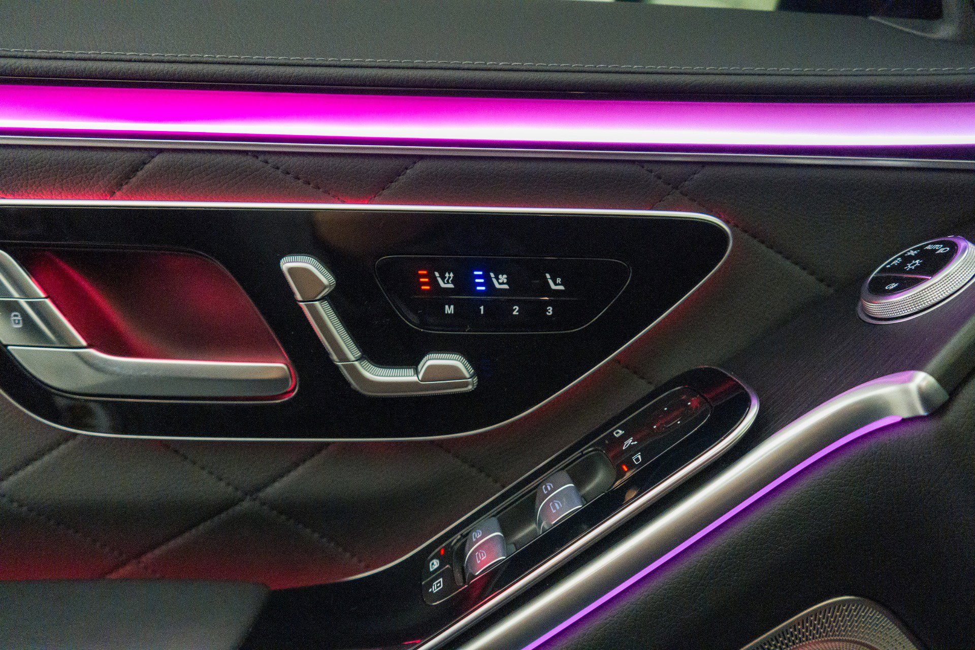 Used 2025 Mercedes-Benz S 580e 4MATIC Sedan image 32