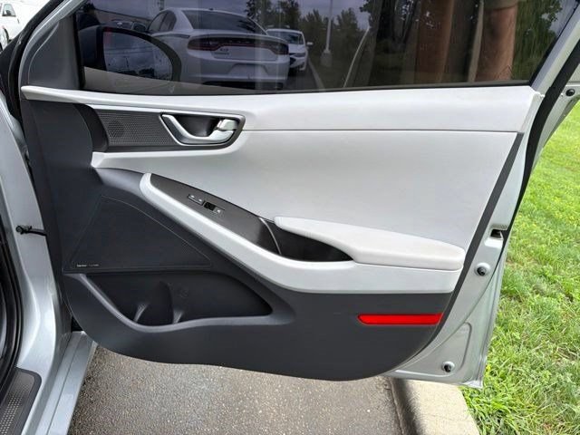 Used 2020 Hyundai Ioniq Limited FWD image 36