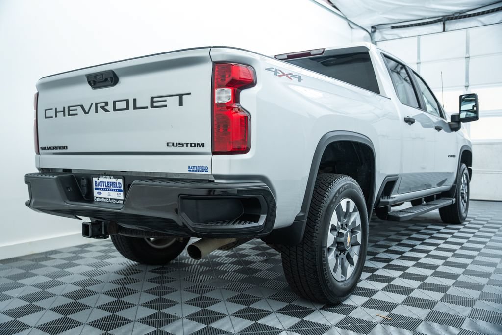 Used 2022 Chevrolet Silverado 2500 Custom w/ Custom Value Package AWD/4WD image 5